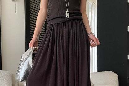 Set: Sleeveless Scoop Neck Knit Top + Pleated Maxi A-Line Skirt