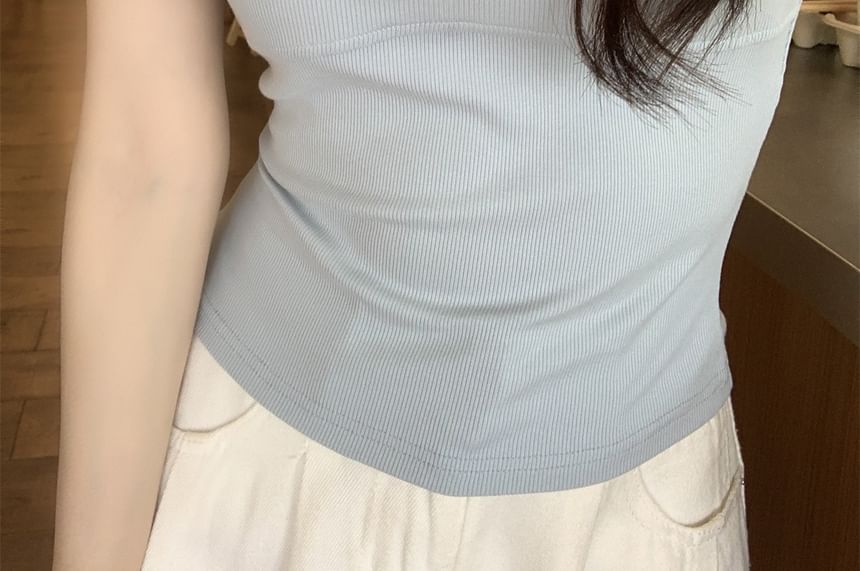 Scoop Neck Short-Sleeve Solid Crop Tee
