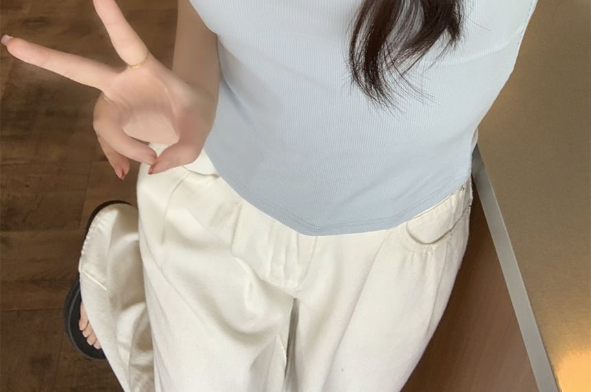 Scoop Neck Short-Sleeve Solid Crop Tee