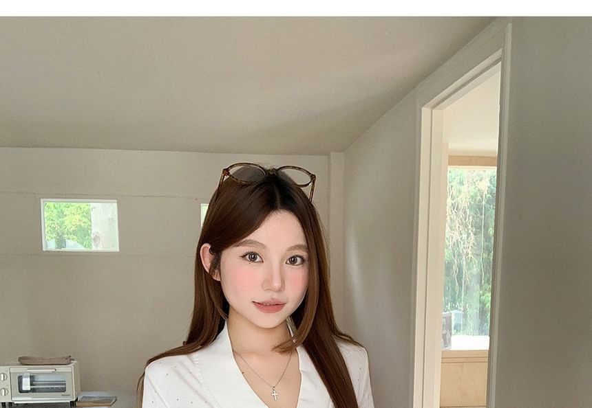 V-Neck Short-Sleeve Solid Crop Tee