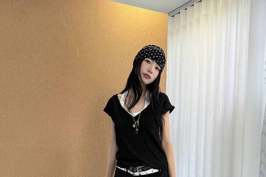 Short-Sleeved V-Neck Plain Tee and Sleeveless Set