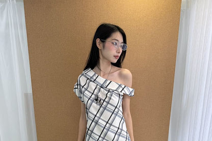 Off-Shoulder Asymmetric Ruffle Plaid Crop Top