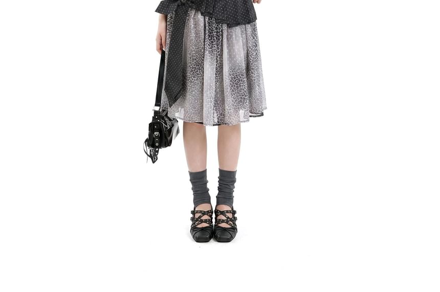 Cap-Sleeved V-Neck Printed Button-Up Crop Top