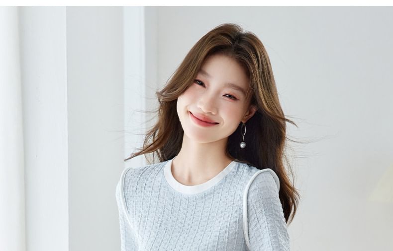 Crew Neck Contrast Trim Knit Top