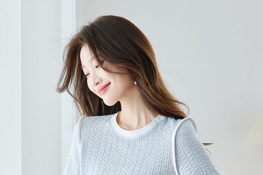 Crew Neck Contrast Trim Knit Top