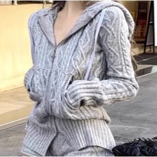 Cable-Knit Hooded Zip Cardigan / Hot Pants Set
