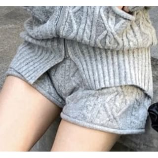 Cable-Knit Hooded Zip Cardigan / Hot Pants Set