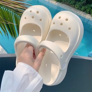 Perforated Platform Plain Sandals