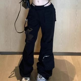 Long-Sleeve Plain Hooded Crop Tee / Low Rise Flared Cargo Pants