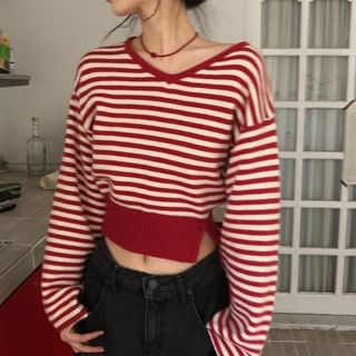 V-Neck Sleeved Striped Knitted Top