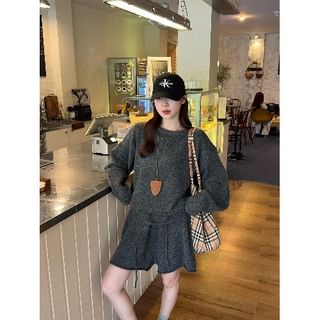 Melange Sweater with Round Neck and Drawstring Knit Shorts