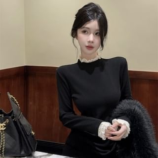 Round Neck Lace Trim T-Shirt