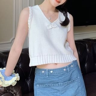 Sleeveless V-Neck Solid Ruched Tank