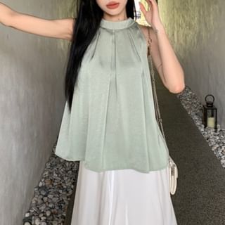 Sleeveless Crewneck Plain Flowy Top