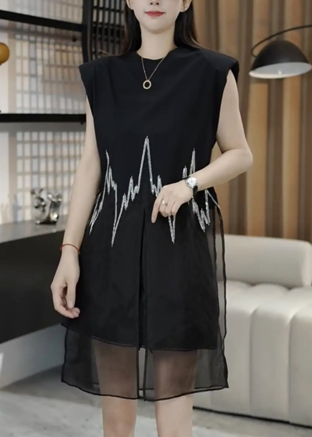 Open Black O-Neck Sleeveless New Side Top Mid Embroidered