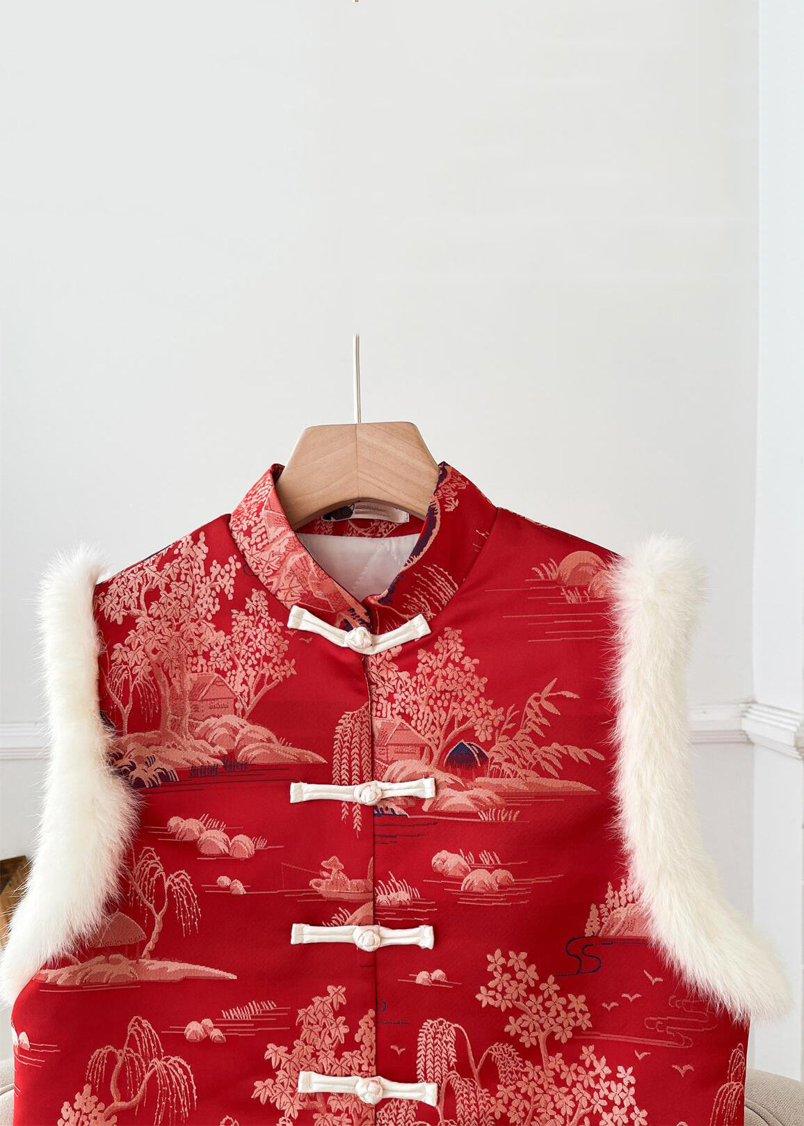 Nouveau gilet épais en patchwork à imprimé duveteux rouge sans manches QO062