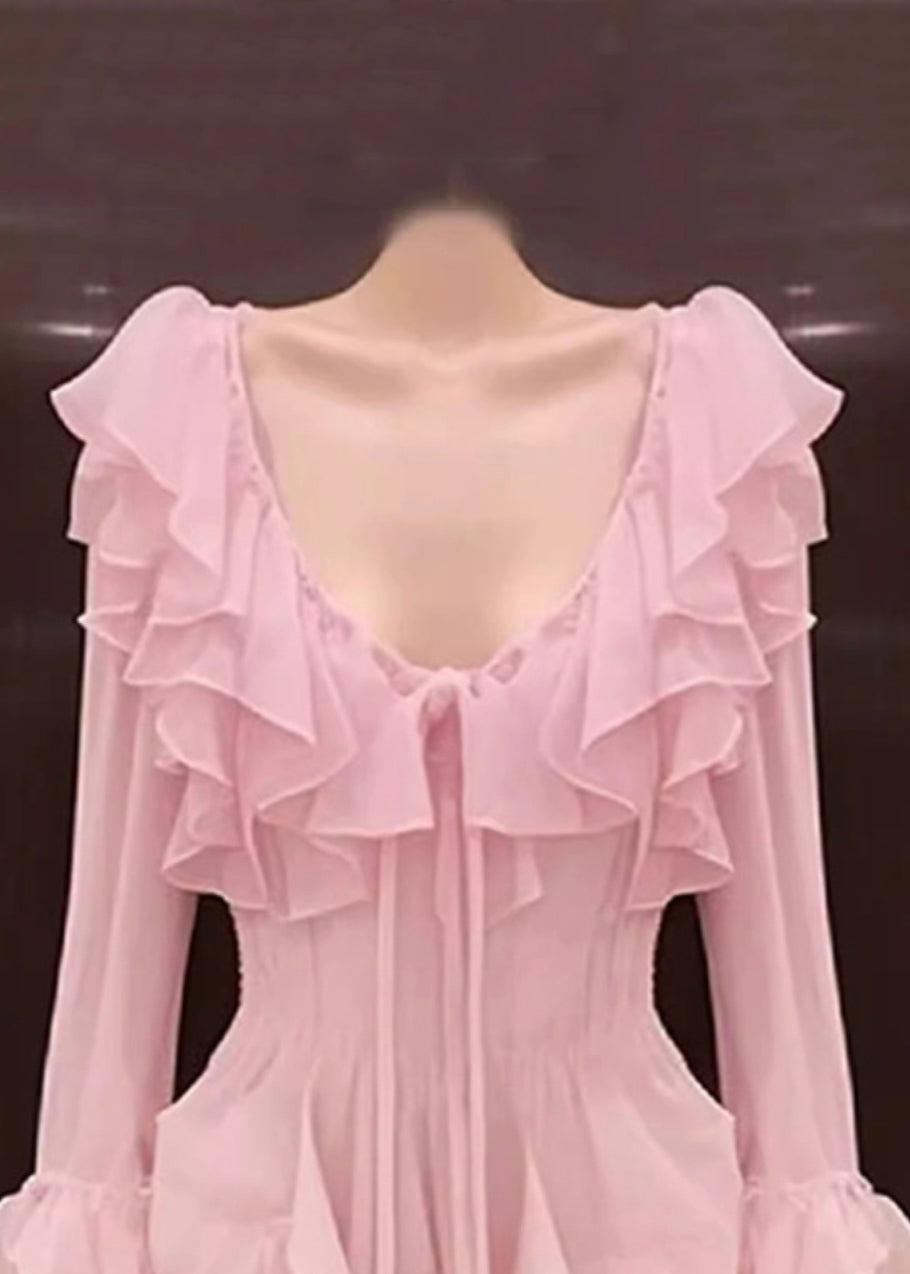 Neuartiges, rosa Chiffonkleid mit Rüschen und Schnürung, mittellang, lange Ärmel, EE1050