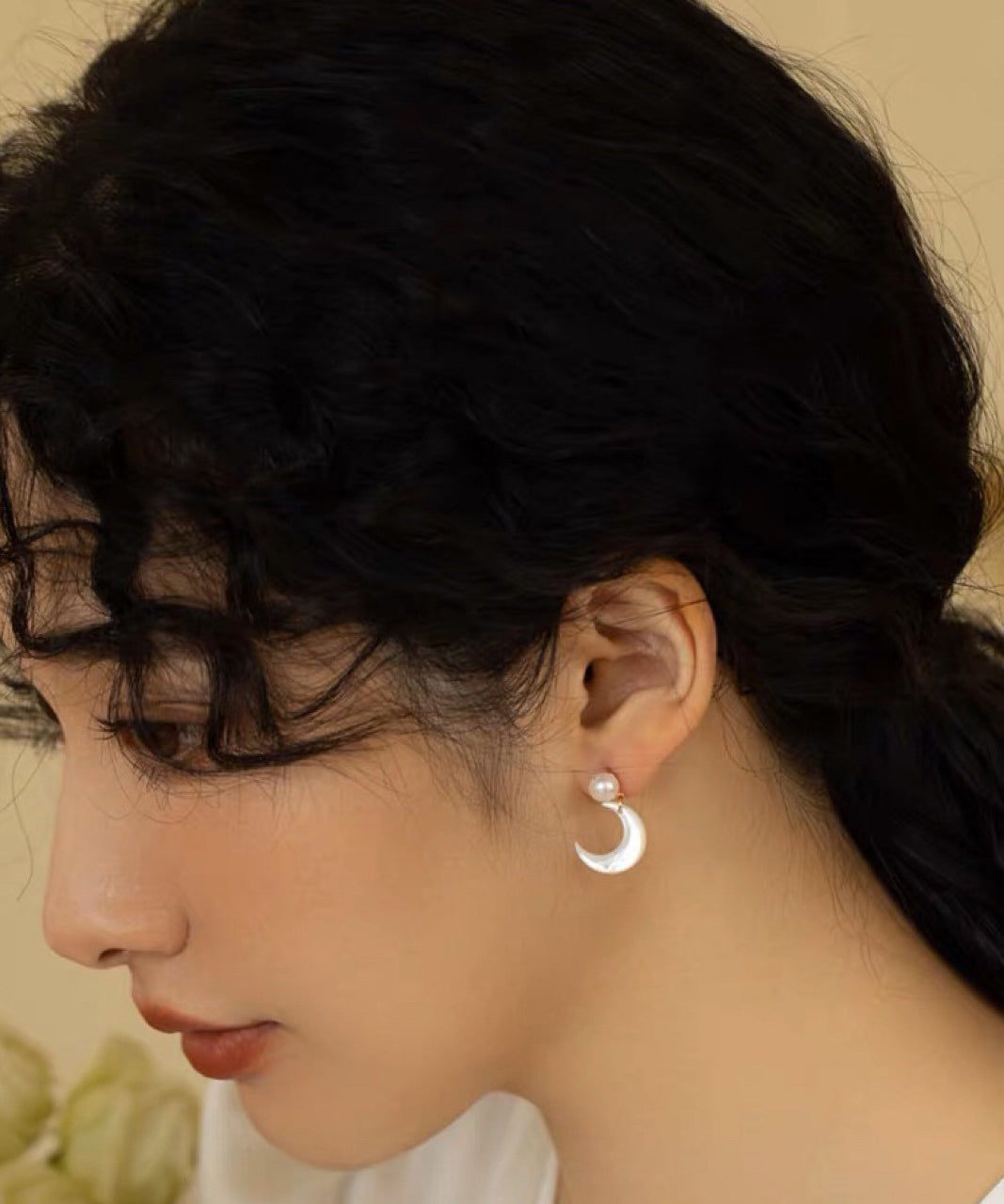 Copper White Novelty Overgild Stud Moon Earrings Pearl