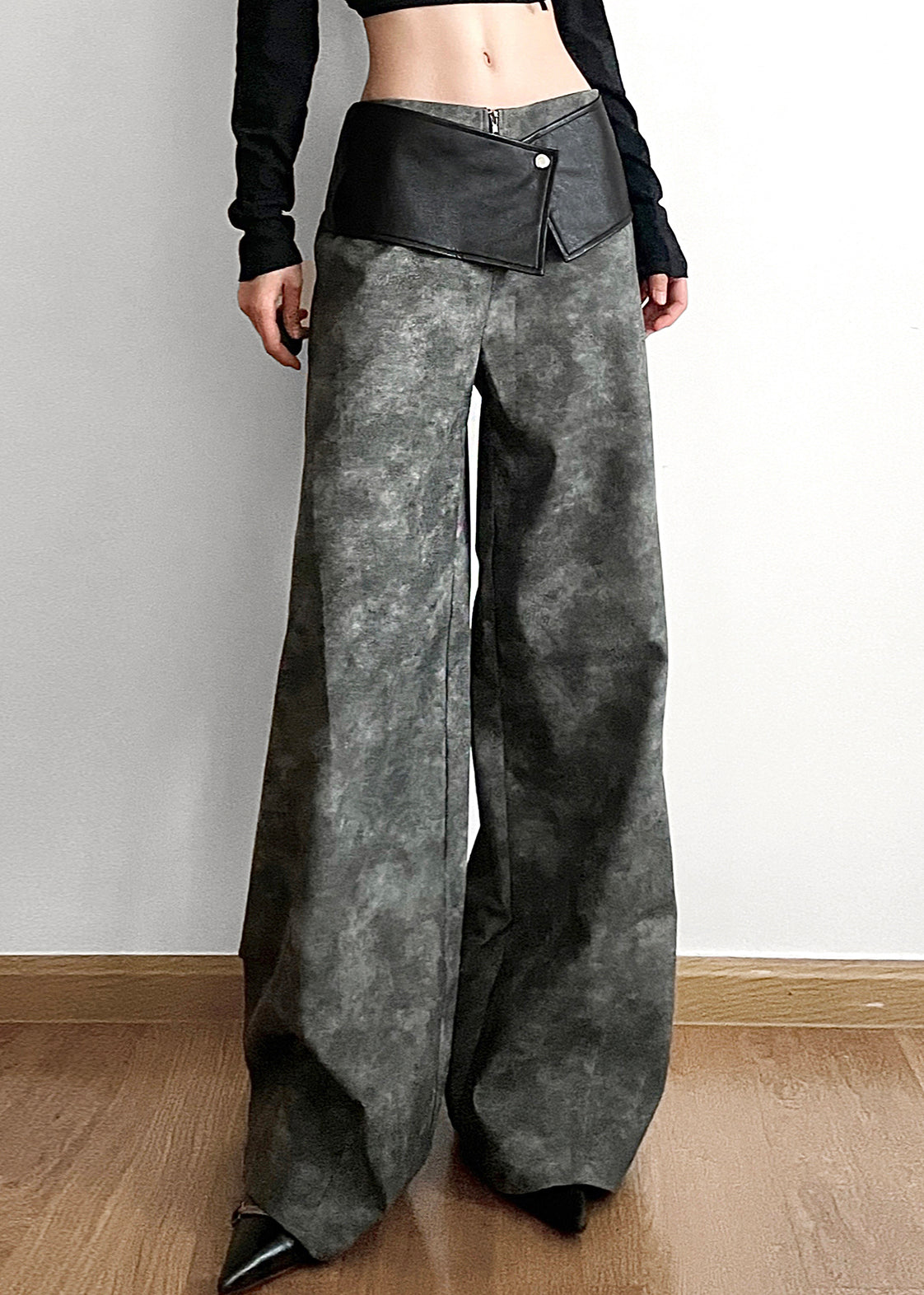 Pantalon en similicuir patchwork taille haute gris foncé original automne PP025