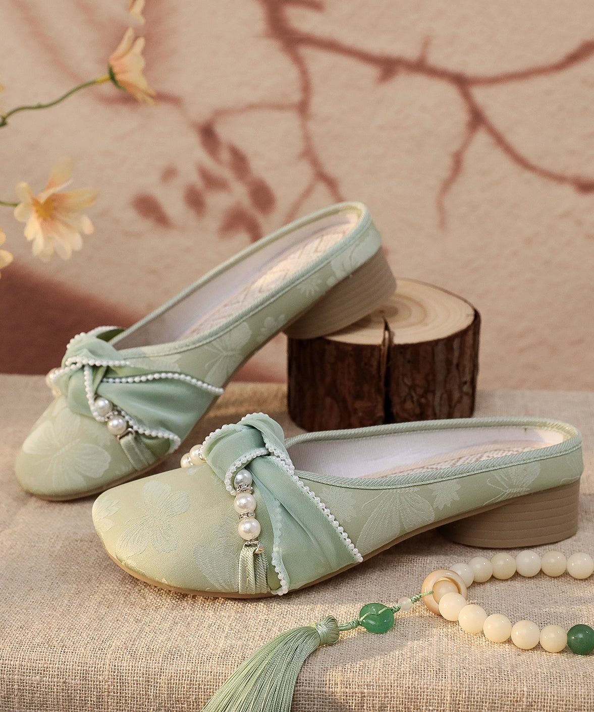 Chunky Splicing Satin Slide Retro Embroidered Sandals White