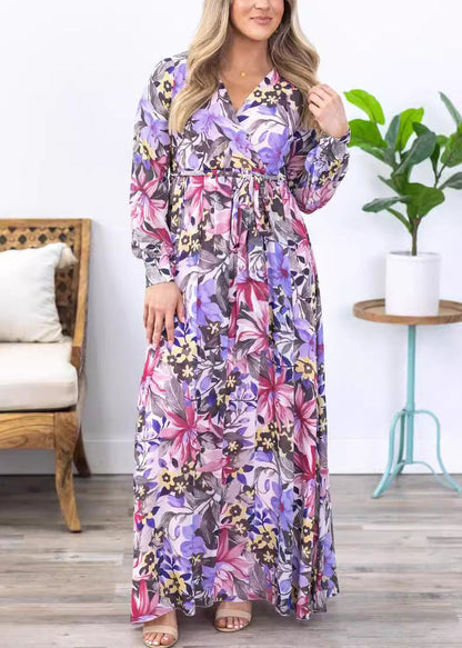 Stilvolles lila bedrucktes Chiffon-Maxikleid mit Bindegürtel und langen Ärmeln AU1030