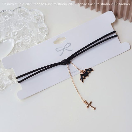 Pendant Velvet Choker Cross Bat