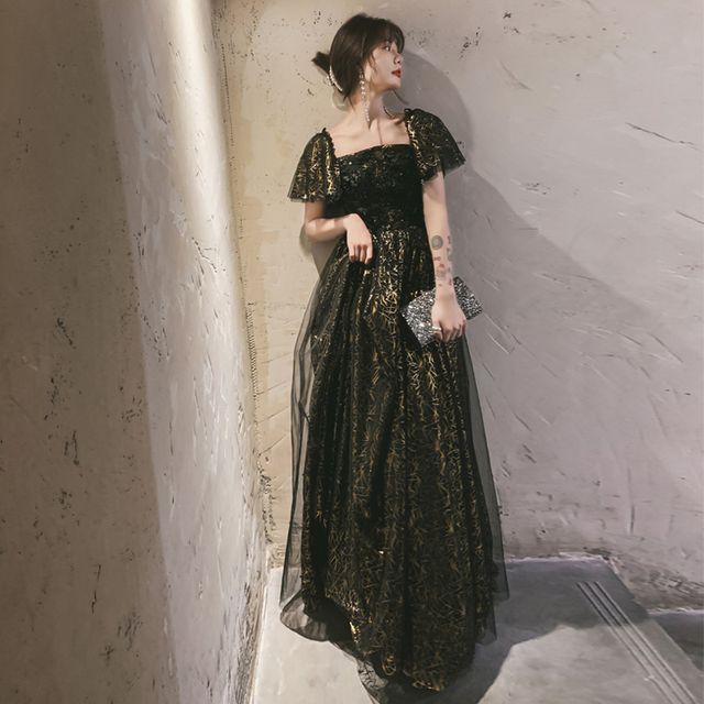 Short-Sleeve Flower Accent A-Line Evening Gown / Cocktail Dress