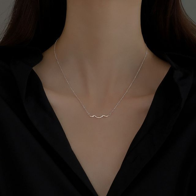 Wavy Sterling Choker Pendant Silver