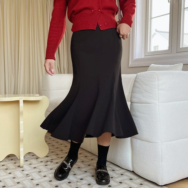 Fishtail Midi Skirt with Smooth Fabric and High Rise