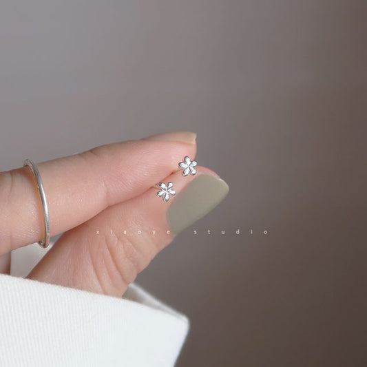 Earring Silver Floral Stud
