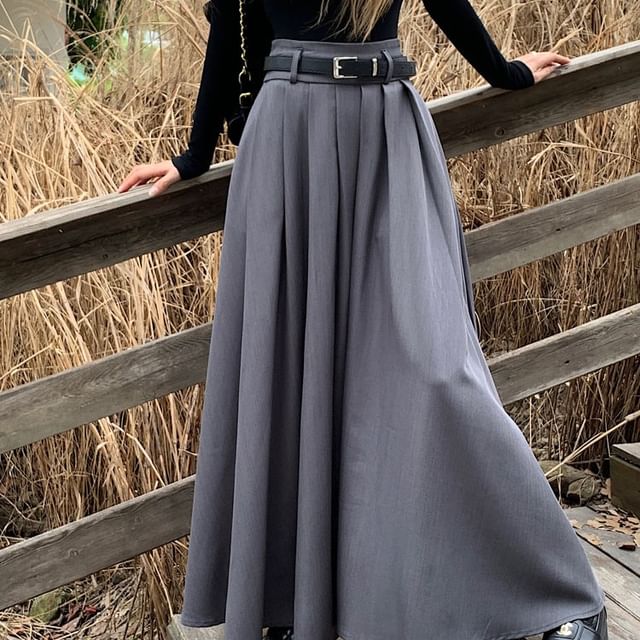 Pleated Maxi Skirt with High-Rise Waist and Plain Design
