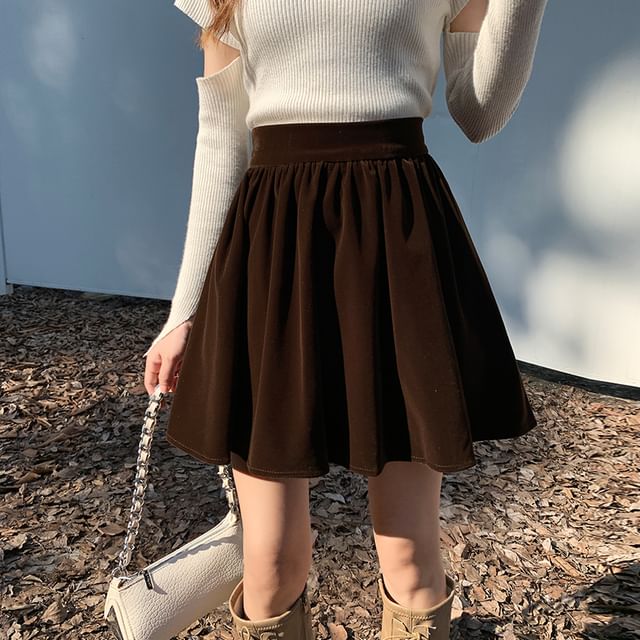 High-Waist Velvet Mini A-Line Skirt with Sleek Silhouette