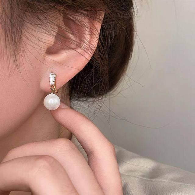 / Clip-On Earring Pearl Faux Drop