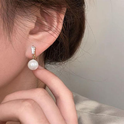 / Clip-On Earring Pearl Faux Drop