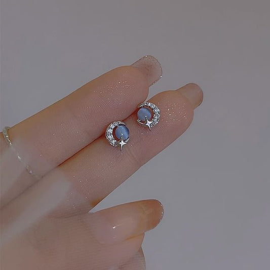 Sterling Moon Silver Stud Earring