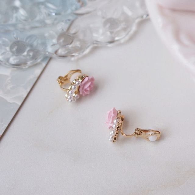 Faux Pearl Floral Alloy Stud Earring