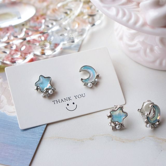 Alloy Star Asymmetrical Stud Moon Earring
