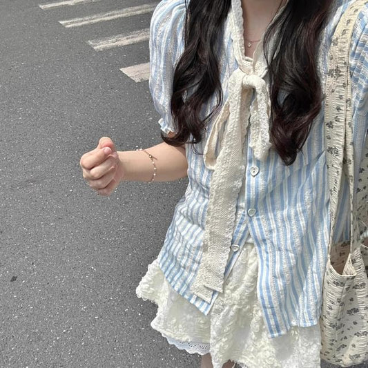 Short-Sleeve Striped Shirt / High Rise Lace Mini A-Line Skirt