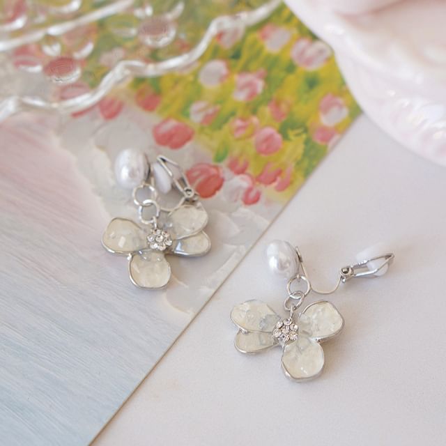 Pearl Crystal Drop / Faux Butterfly Alloy Earring Floral