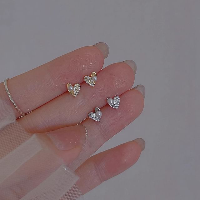 Rhinestone Ear Heart Stud