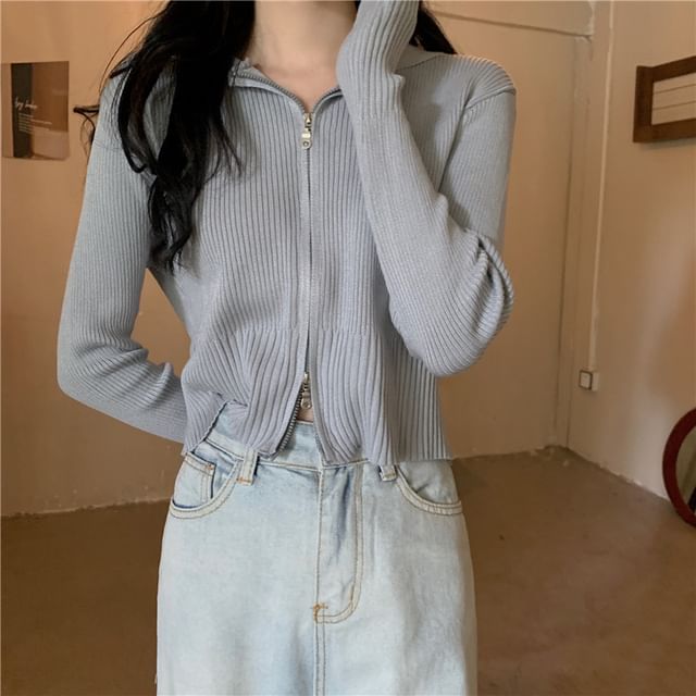 Striped V-Neck Cropped Knit Top