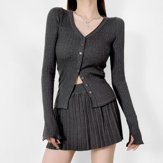 V-Neck Ribbed Knit Cardigan / Mid Rise Pleated Mini Skirt