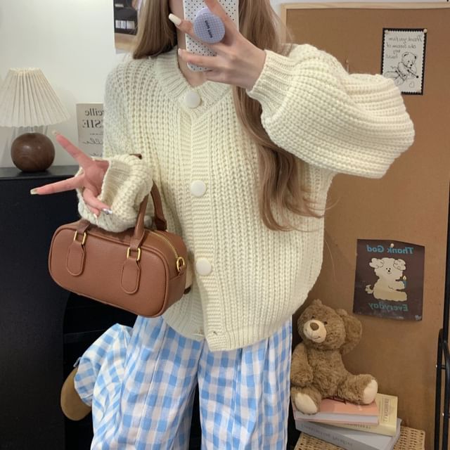 Chunky Knit Button-Up Crop Crew Neck Cardigan