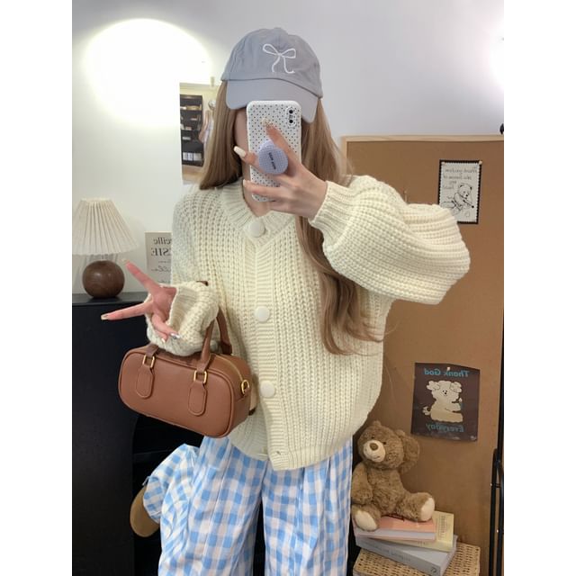 Chunky Knit Button-Up Crop Crew Neck Cardigan