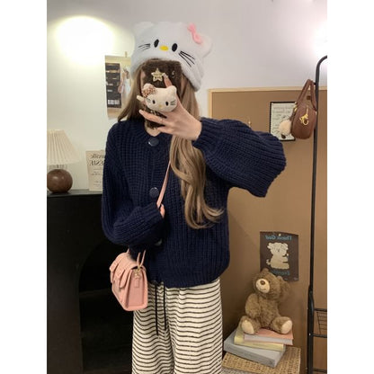 Chunky Knit Button-Up Crop Crew Neck Cardigan