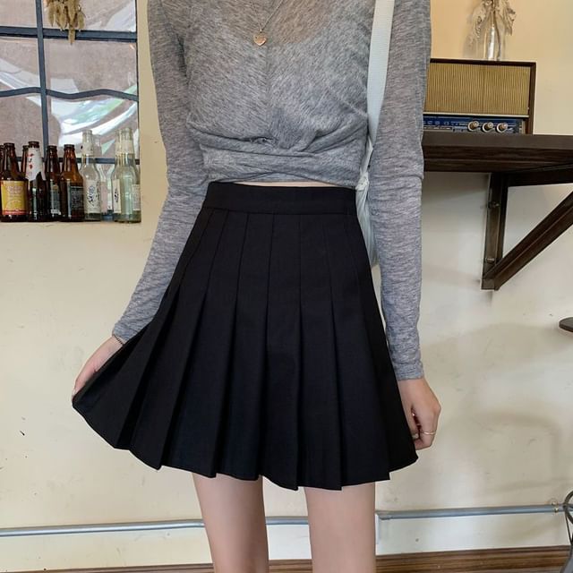 Plain Pleated Mini Skirt with High Rise