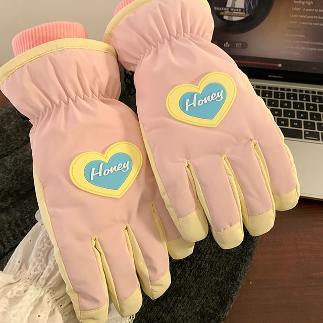 Gloves Heart Tone Two