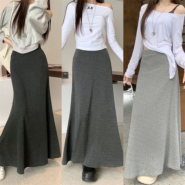 Maxi Mermaid Skirt in Plain High-Rise Cut