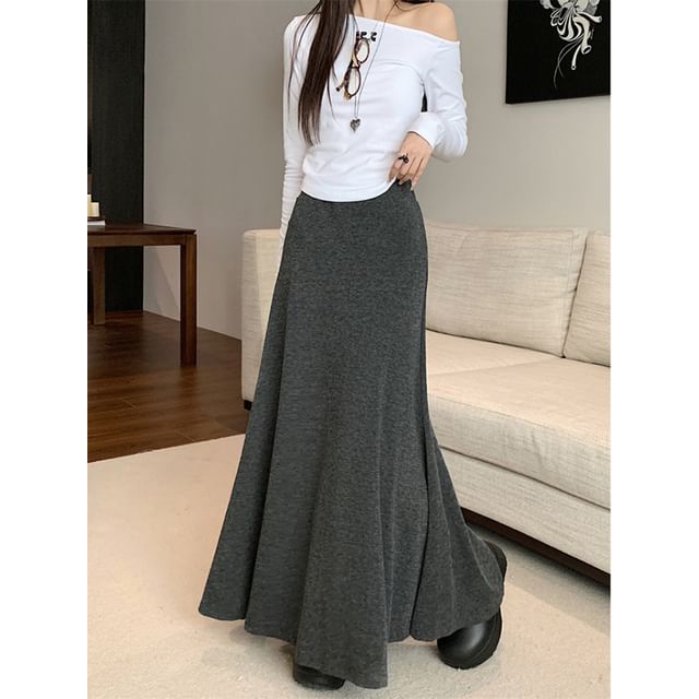 Maxi Mermaid Skirt in Plain High-Rise Cut