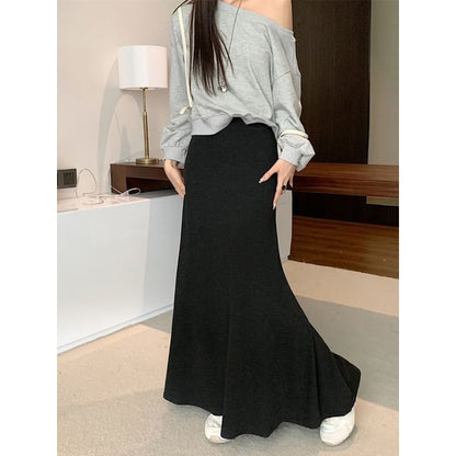 Maxi Mermaid Skirt in Plain High-Rise Cut
